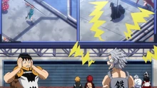Tetsutetsu exaggeratedly praises Itsuka.