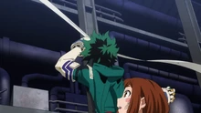Izuku catches Hitoshi's Capturing Weapon.