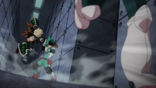 Ochaco leaves as Izuku fights Katsuki