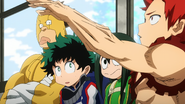 Eijiro shows his Quirk to Izuku.