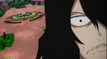 Aizawa nota la presencia de los villanos.