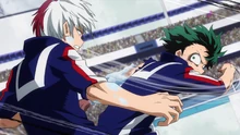 Izuku pressures Shoto into fighting more intensively.