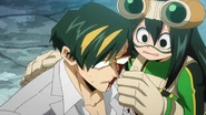 Tsuyu listen to Nighteye's prediction.