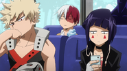 Katsuki and his classmates en route to the U.S.J.