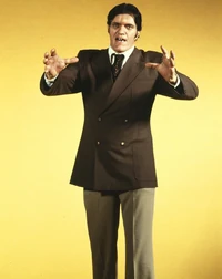 Beißer, groß, bärenstark und praktisch unzerstörbar, legt trotz allem Wert auf ein stilvolles Auftreten.