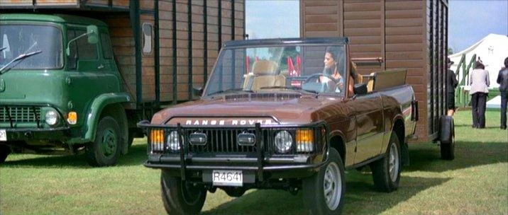 Land Rover Range Rover | Bond Wiki | Fandom