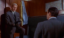 Grant konfrontiert Bond