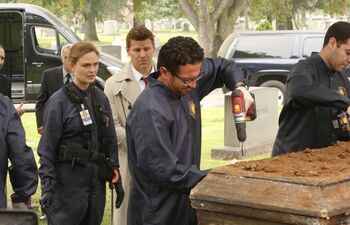 Bones ep920 sc19 0058