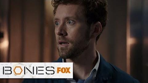 Hodgins_Used_To_Sleep_With_A_'Binky'_from_"The_Ghost_In_The_Killer"_BONES_FOX_BROADCASTING