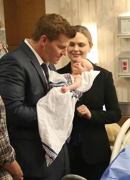 Lance Jr avec Booth et Brennan