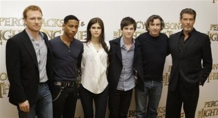 The-Cast-at-premiers-and-such-percy-jackson-and-the-olympians-10652670-604-329