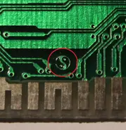 Инь-Ян на задней стороне платы.