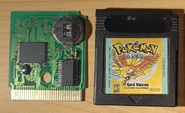 A cartridge and PCB of Pokémon Gold