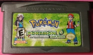 A cartridge of Pokémon Leaf Green