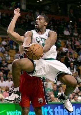 Leon powe deals