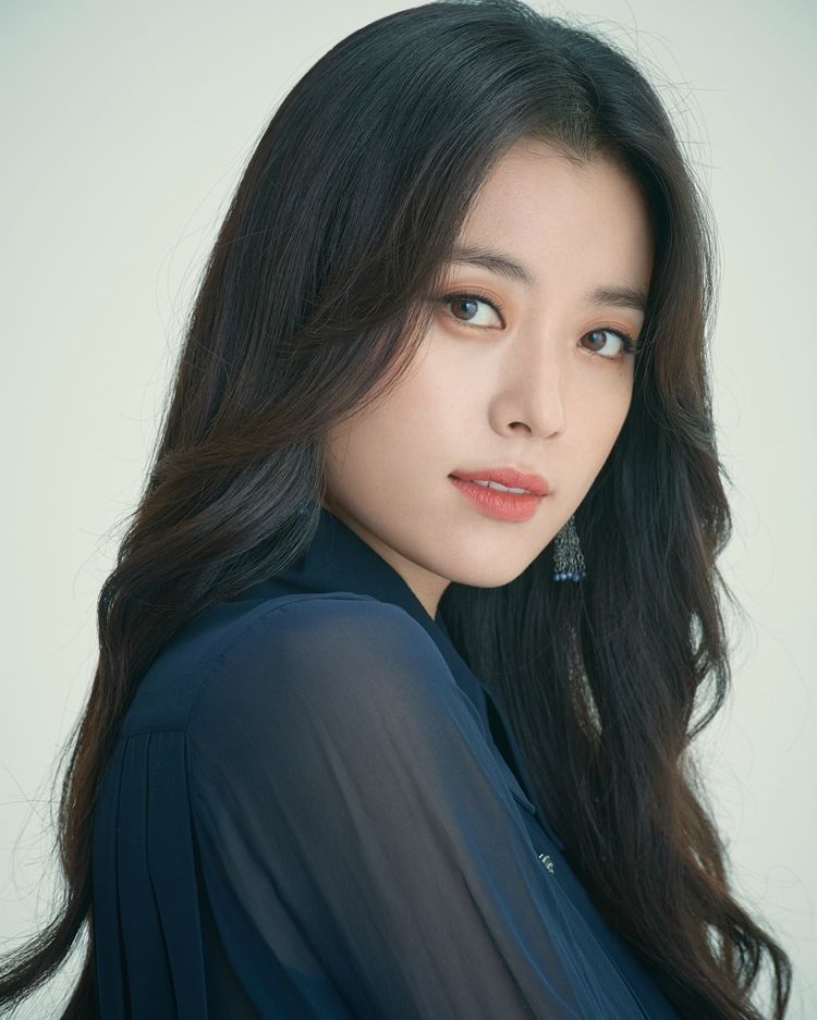 Moving's breakout star Han Hyo-joo's quiet luxury style: from bare make-up  to classic 'fits for Louis Vuitton and Tiffany & Co., the K-drama actress  and model is known for her minimalist fashion