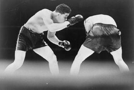 1024px-Joe Louis - Max Schmeling - 1936