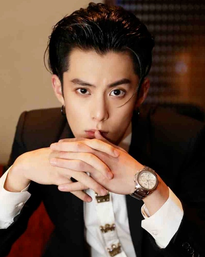 Dylan Wang's “AI-Style” Acting in “Miss the Dragon” –