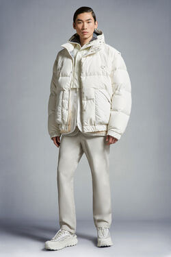 Moncler X Sacai Men's White Full Look (FW2023) | Best Puffer