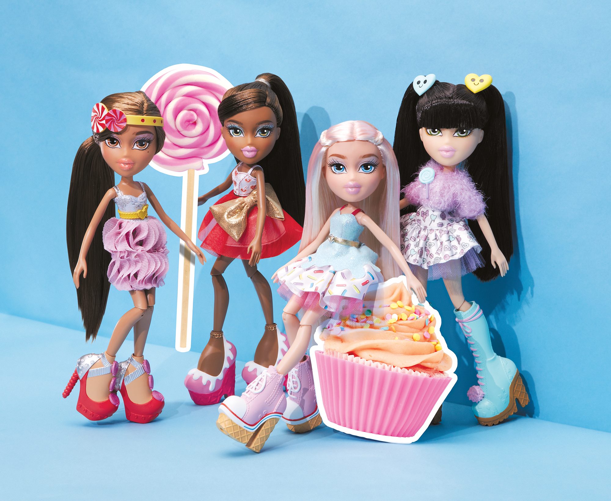 Girlz Bratz Kidz Sleep-Over Adventure Cloe Doll 2 Complete Outfits  Accessories