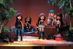 Bratz Treasures Treasurez Yasmin Pirate Hot Summer Dayz Jade New