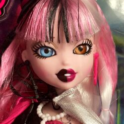 Bratzillaz CLOETTA SPELLETTA Glam Gets Wicked Jointed Doll ~ NEW IN BOX!