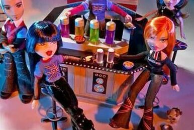 Bratz Genie Magic Royal Castle with Katia Doll Bottle Lounge Playset MGA  NRFB