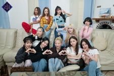 Queendom 2 workshop vocal unit behind photo