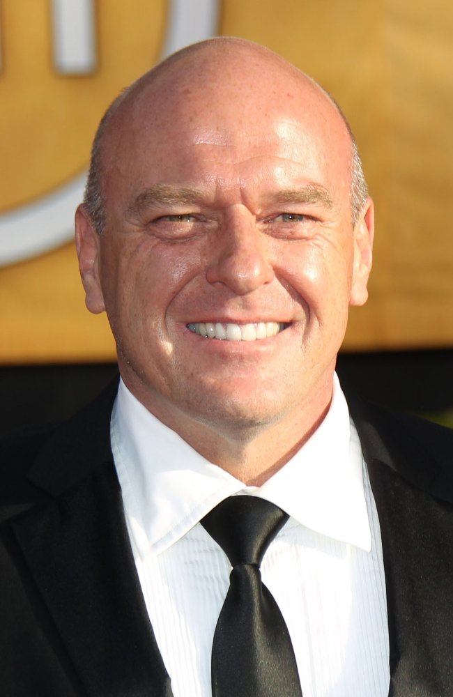 File:Dean Norris and RJ Mitte.jpg - Wikimedia Commons