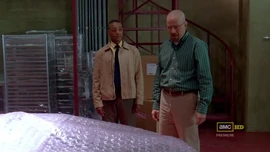 3x05 - Más 8.png (257 kB) ...y abajo, en el laboratorio. {{crossref|3x05}}