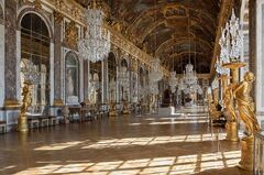 Versailles-hall-of-mirrors