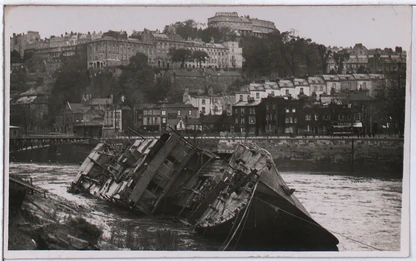postcard showing the wreck of the SS Ettrick