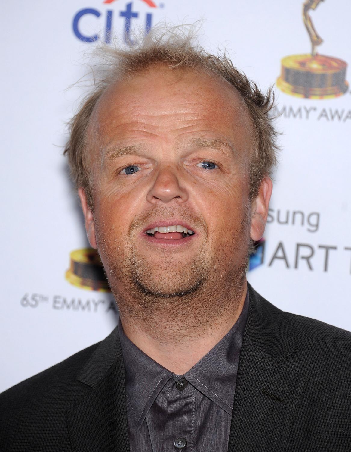 Toby Jones - Wikipedia