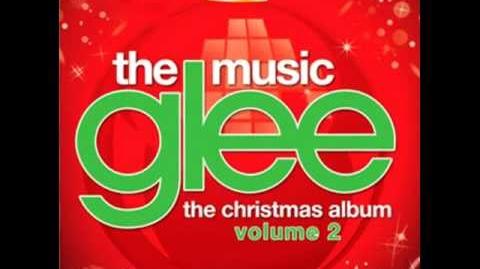 Christmas_Wrapping_-_Glee