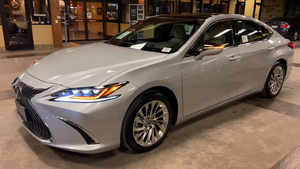 2021 Lexus ES350 Ultra Luxury Front