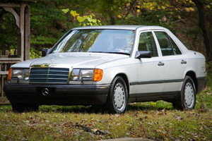 1986 Mercedes-Benz 300E Front