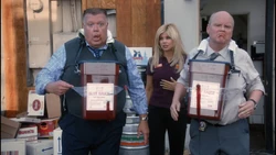 Wing Slutz 23.jpg (830 KB)