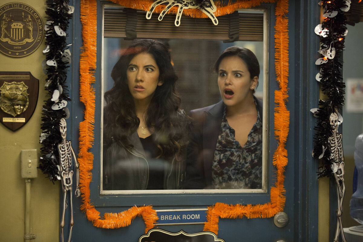 Brooklyn nine nine deals online season 4
