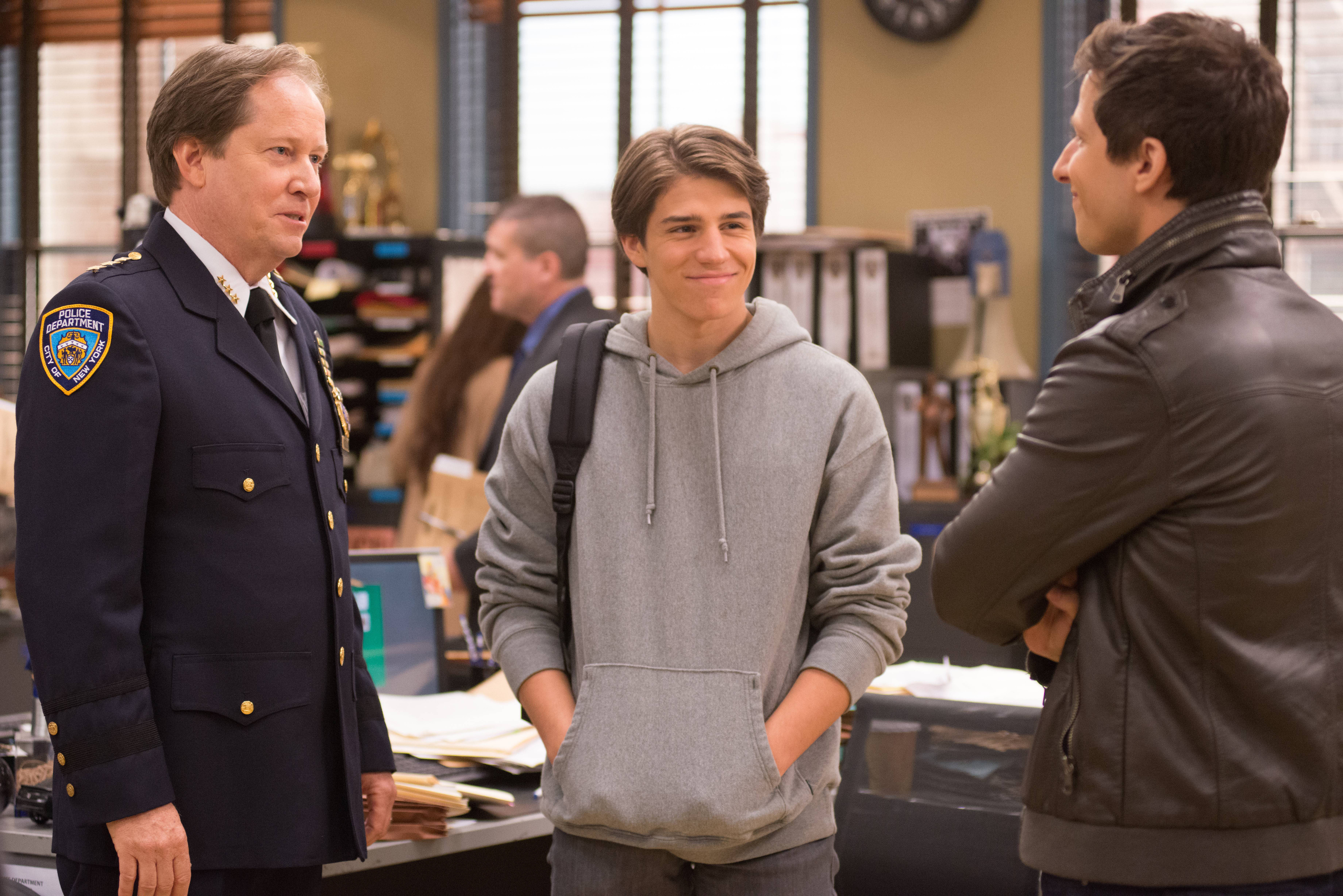 Brooklyn nine nine ep 1 season 1 online