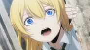 Himiko: Ryota, throw away the case!