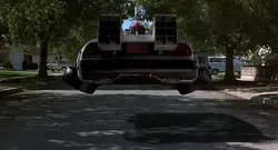 El DeLorean despega, con destino a 2015.