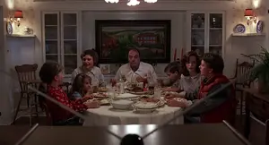 La familia Baines cenando con Marty McFly