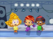 Goby, Deema and Oona having lunch