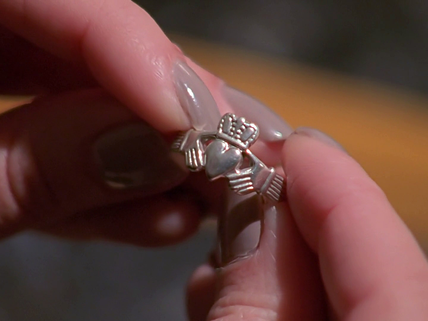 pls help me find this purply red plastic ring that buffy wears