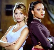 Buffy y Kendra Young