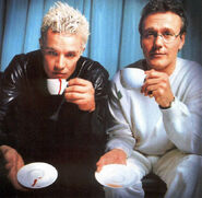 Giles y Spike