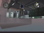 Розовая вода (внизу)