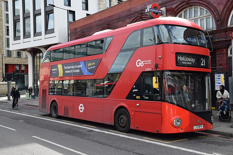 Автобус New Routemaster