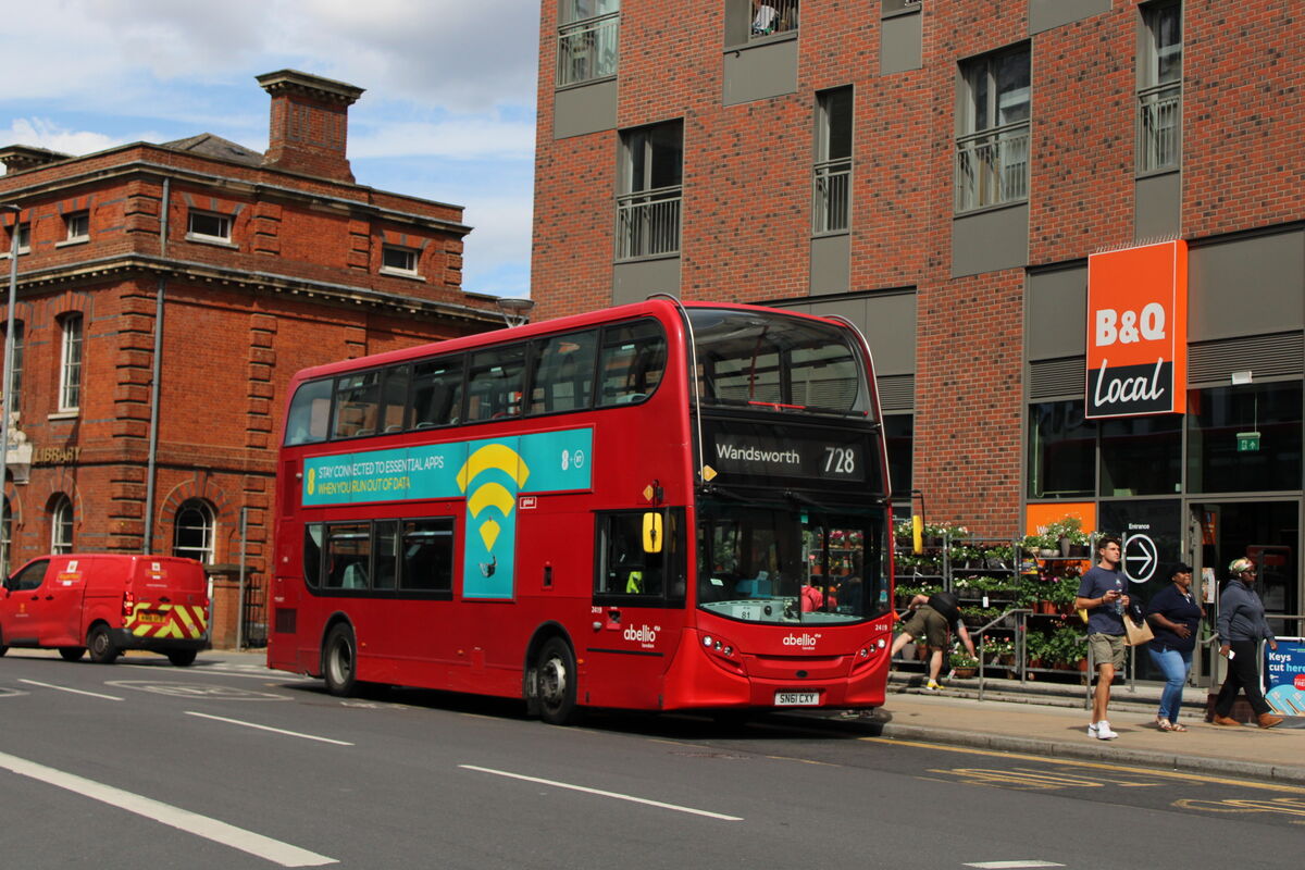 London Buses route 728 | Bus Routes in London Wiki | Fandom