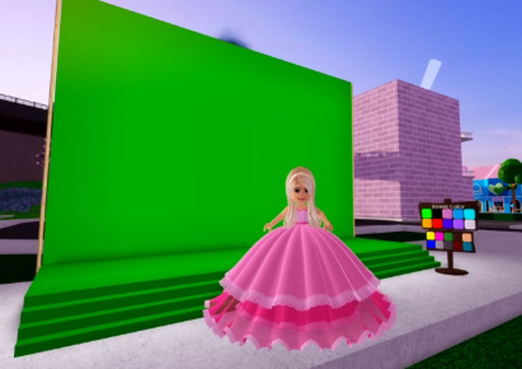 Ballroom entrance is - •Royale High Updates And Outfits•
